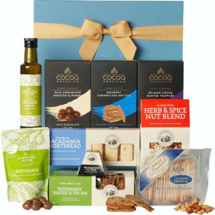 Christmas Gourmet Selection Chocolate Nuts & Cracker Snack Gift Hamper